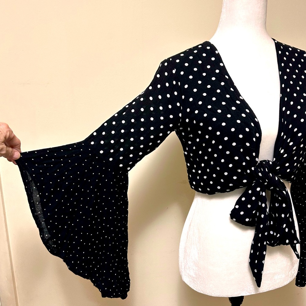 Seven Wonders Black White Spots Crop Top w Tie Wide Bell Sleeves Shirt Blouse 6 - Picture 1 of 16